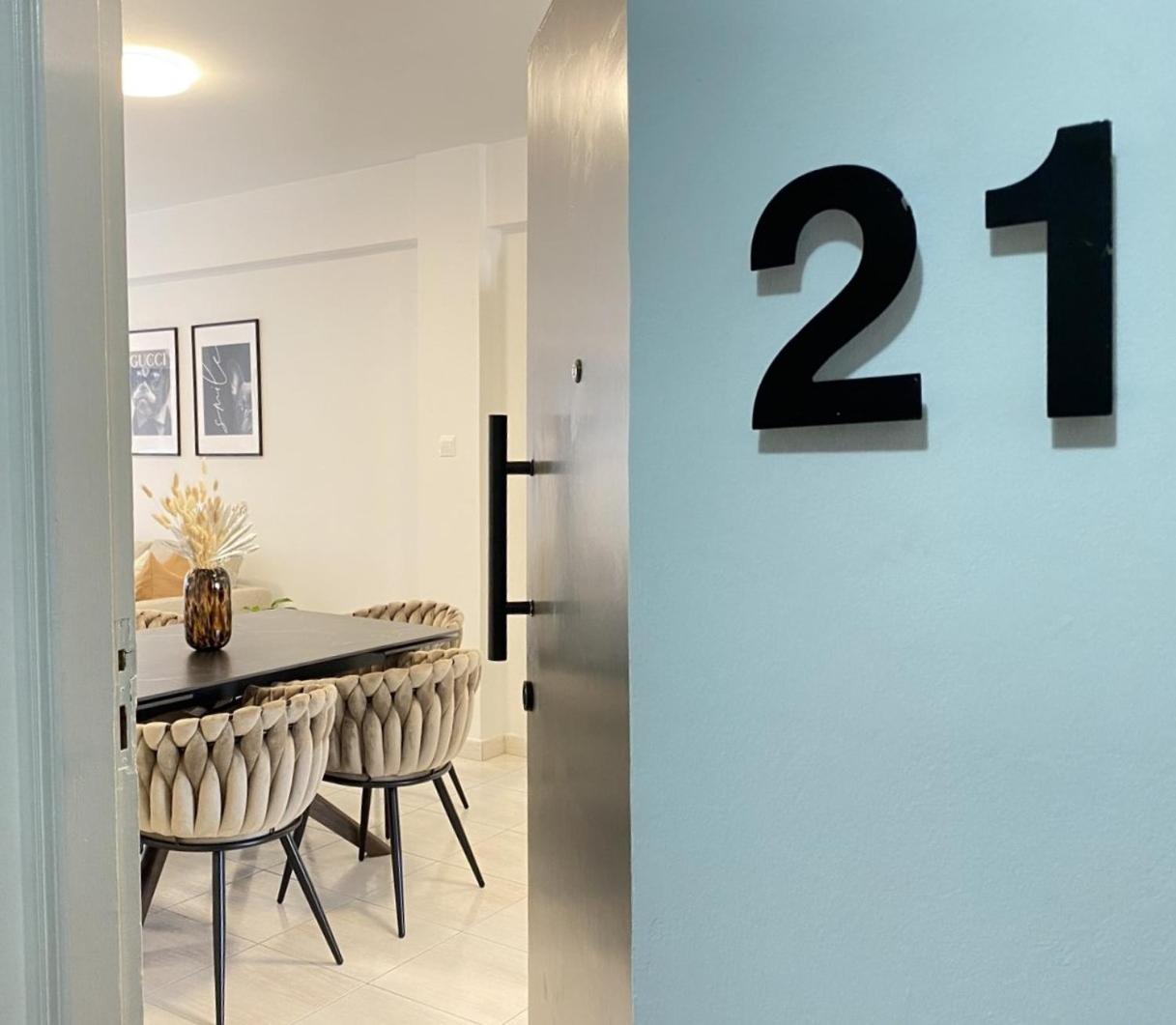 Central Boutique Twenty One Nikosia Exterior foto